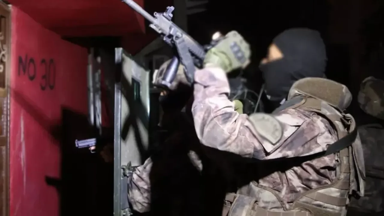 Çekmeköy’de narkotik operasyonunda çatışma: Bir polis şehit oldu, bir şüpheli öldürüldü