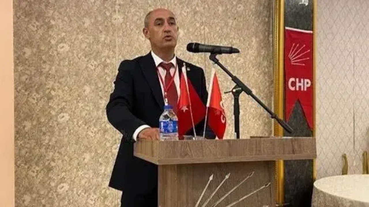 CHP Menemen’den AK Parti’li belediyeye “üyelik baskısı” iddiası
