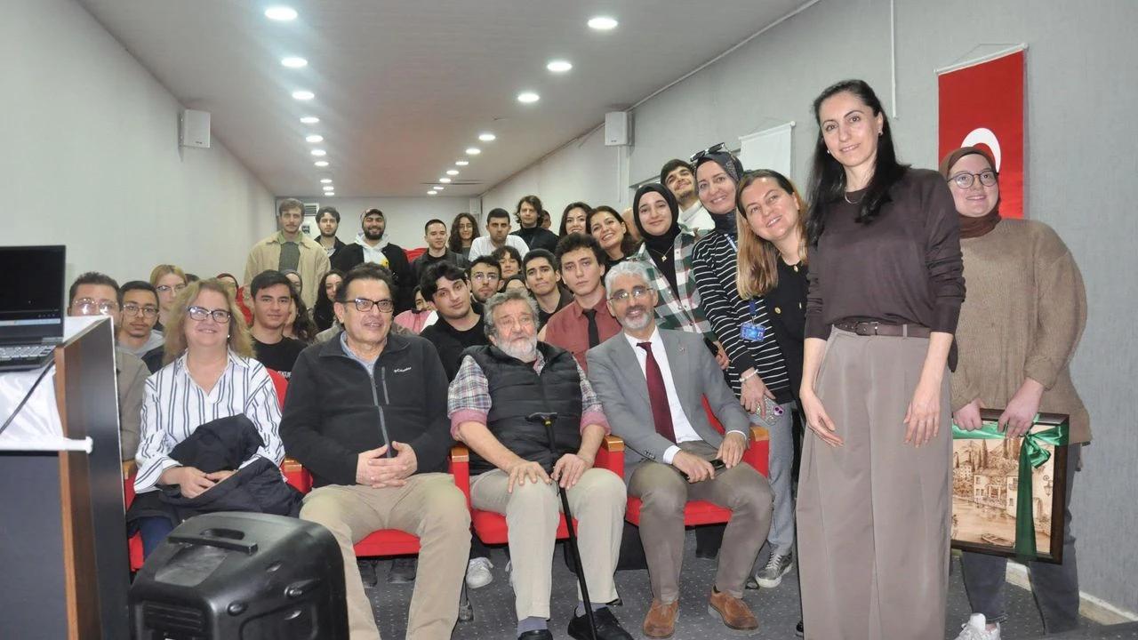 Egeli gençler duayen savaş muhabirini ağırladı