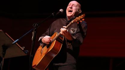 Fuat Güner’den AASSM’de unutulmaz “MFÖ Şarkıları” konseri