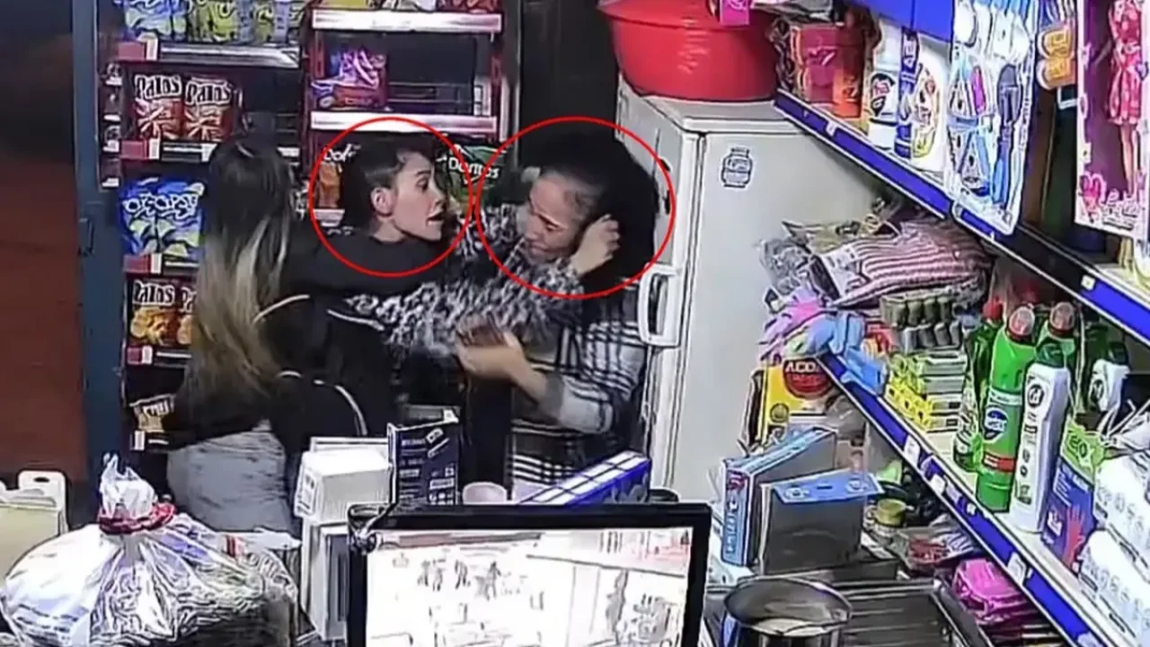 Gelin-kayınvalide kavgası market kamerasına yansıdı!