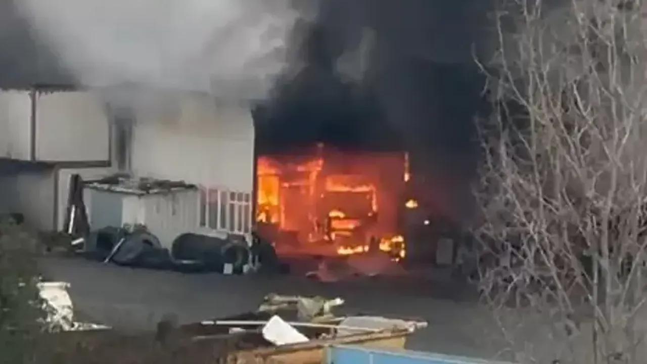 İstanbul&#039;da TIR tamirhanesinde yangın