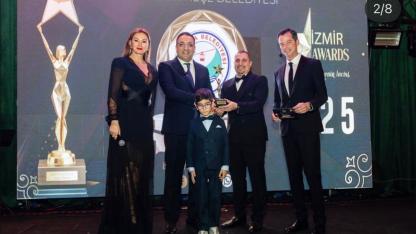 İZMİR' DE 2. DÜZENLENEN ''YILIN ENLERİ'' ÖDÜL TÖRENİ