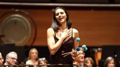 İzmir Devlet Senfoni Orkestrası’na tencere ve tava ile eşlik etti