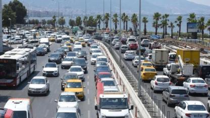 İzmir trafiğinde alarm veren rakamlar: Cep telefonu ihlali 2 bin 107’ye çıktı