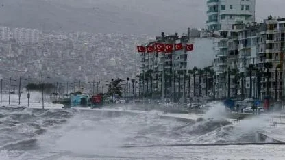 İzmir Valiliği yarın için uyardı: Deniz ulaşımı aksayabilir