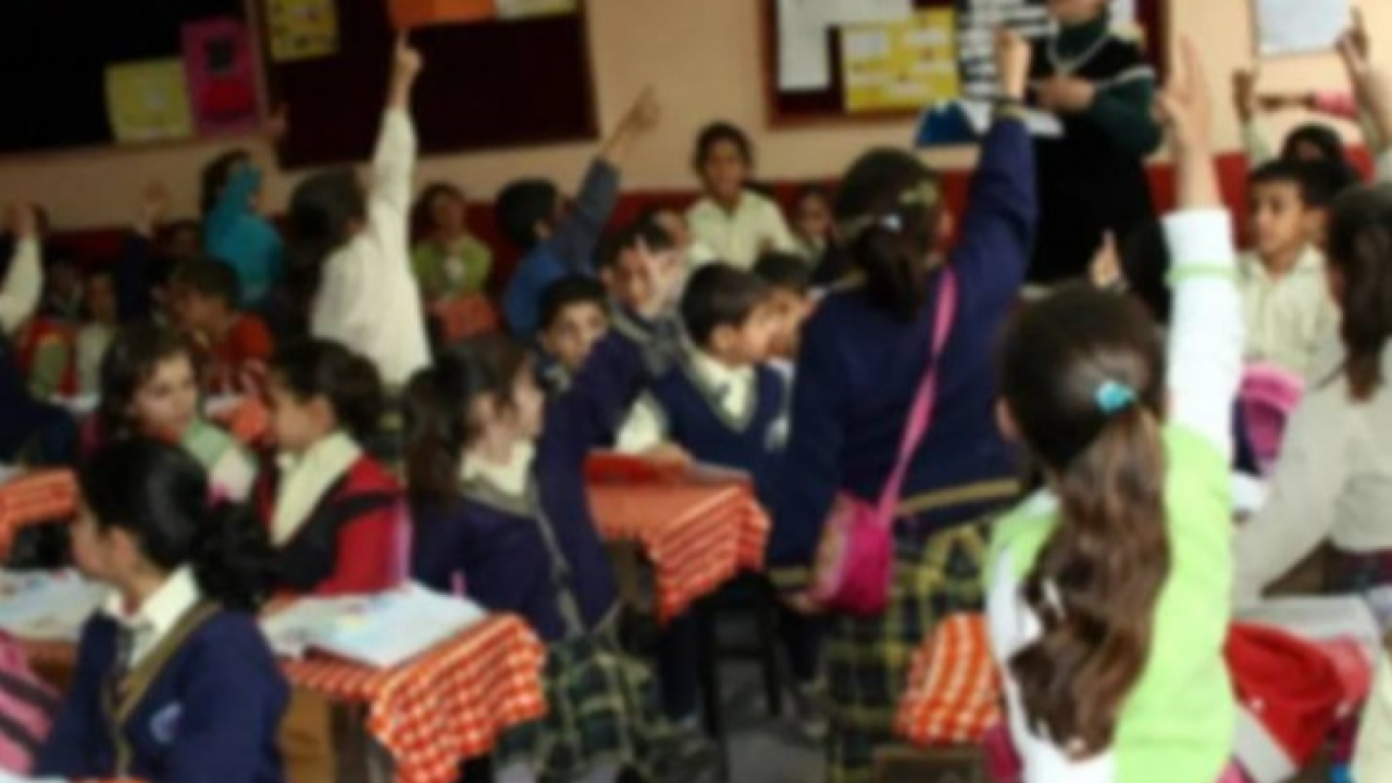 İzmir'de 5 okula tek bina: Dayanıksızlık nedeniyle yıkılan 54 okul hala yapılmadı