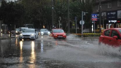 İzmir'de yağış sürecek