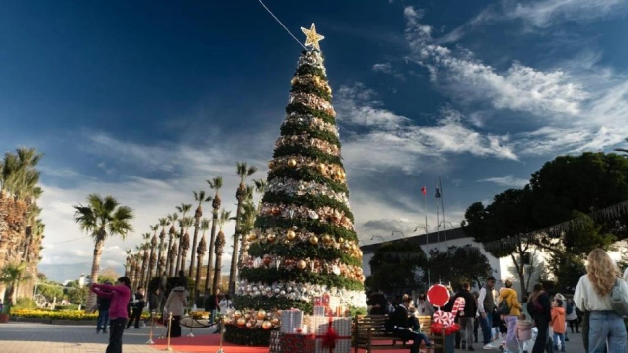 İzmir’de yılbaşı coşkusu Kültürpark’ta: Kaçırılmayacak etkinlikler 31 Aralık’a kadar sürecek