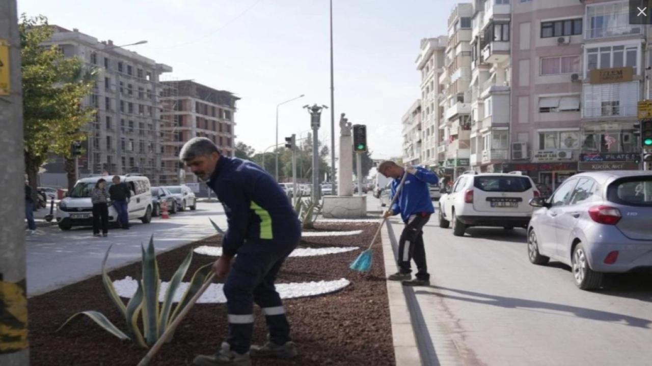 İzmir’in çehresi su tasarruflu bitkilerle güzelleşiyor