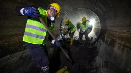 İZSU’dan Büyük Kanal’da 7/24 temizlik çalışması