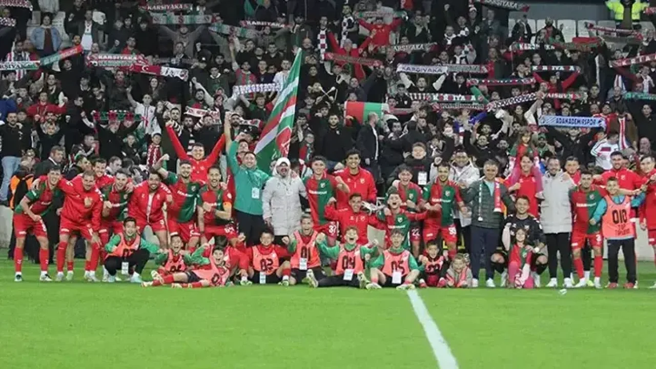 Karşıyaka profesyonel liglerde yenilgisiz üç takımdan biri: Savunmada zirve performansı