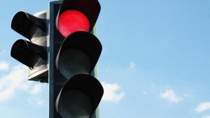 Kırmızı ışık ihlaline sert önlem: 6 kez ihlal edenlerin ehliyeti iptal edilecek