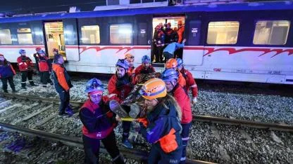 Menemen İZBAN İstasyonu’nda deprem ve kaza tatbikatı gerçekleştirildi