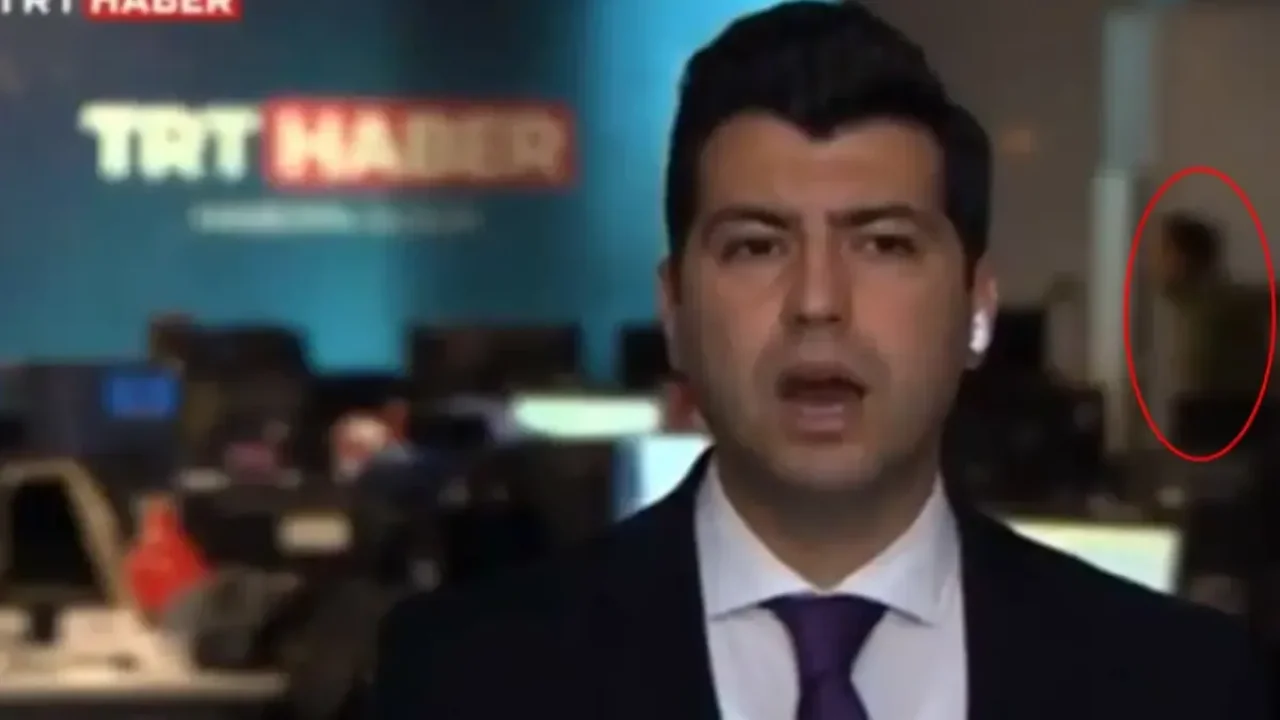TRT canlı yayınında bir kadın ''Yeter'' diye bağırıp ceketini yırttı