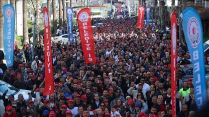 TÜRK-İŞ’ten İzmir Büyükşehir Belediyesi açıklaması: Mesai ve eylem kararı iptal edildi