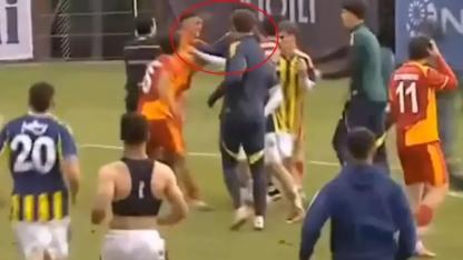 U19 Paf Ligi'nde Fenerbahçe-Galatasaray derbisinde yumruklar havada uçuştu