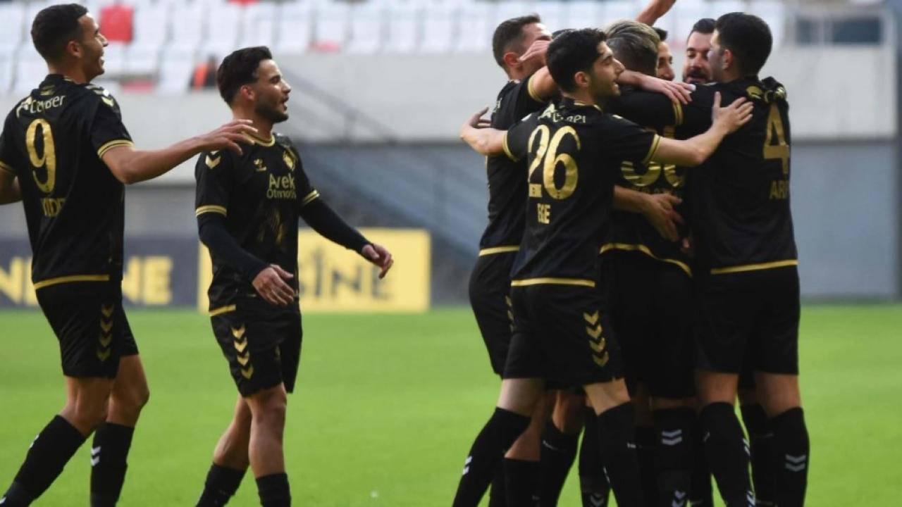 Altay moral peşinde!