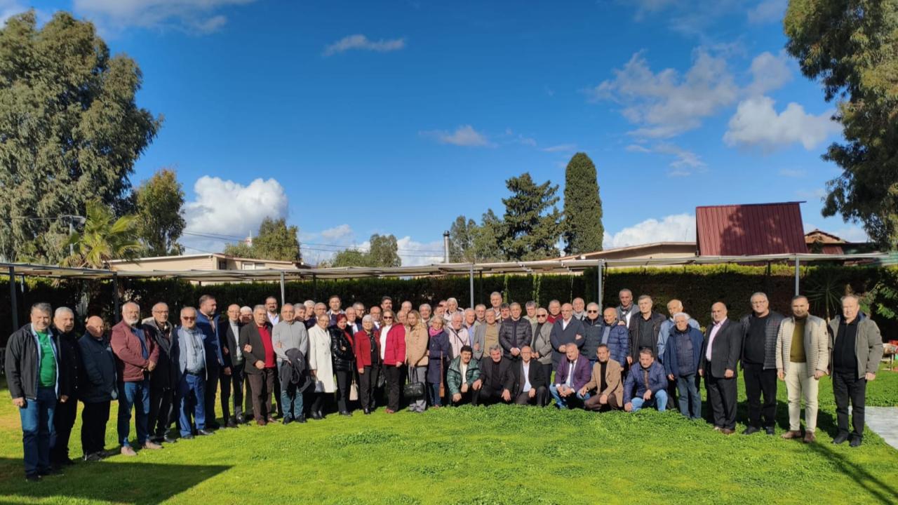CHP İzmir’de Tarihi Buluşma: 100’e Yakın Eski İlçe Başkanı Aynı Masada
