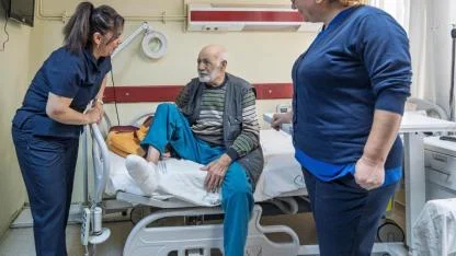 Eşrefpaşa Hastanesi’nde Diyabetik Ayak Başarısı: 83 Yaşındaki Hastanın Ayağı Kurtarıldı