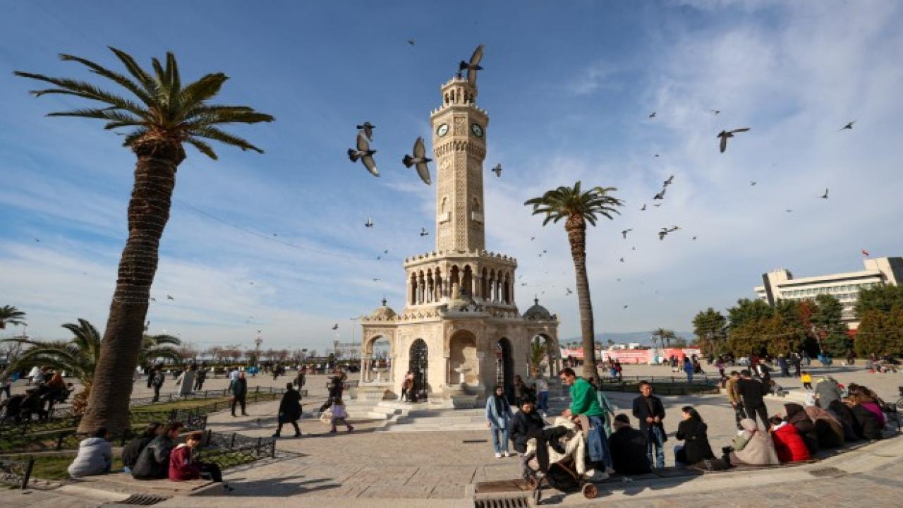 İzmir'de bugün hava nasıl olacak?