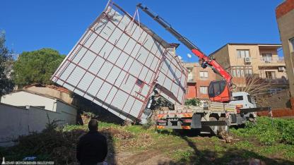 İzmir’de Kuvvetli Yağış ve Fırtına: Büyükşehir Belediyesi Tüm Birimleriyle Sahadaydı