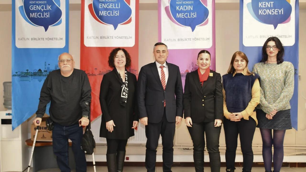 İzmir’de Sivil Toplum ve Yerel Demokrasi Masaya Yatırılıyor