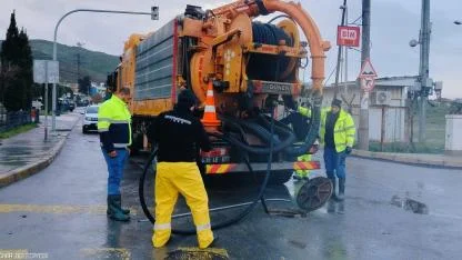 İzmir’de yağmur alarmı sürüyor: İZSU ekipleri teyakkuzda
