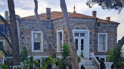 İzmir’in tarihi Saime Sultan Yalısı 600 milyon TL’ye satışa çıkarıldı
