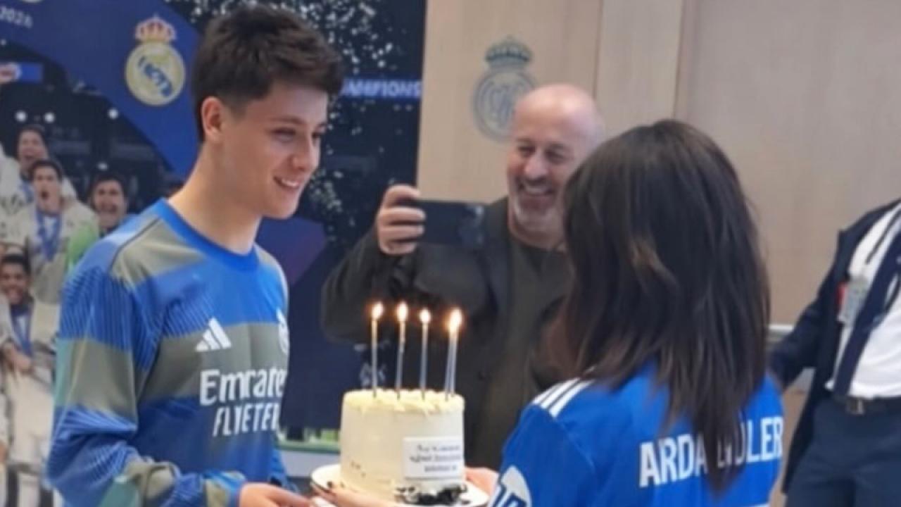 Arda Güler’e Santiago Bernabeu’da sürpriz doğum günü kutlaması