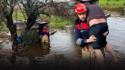 Bel hizasındaki suda zorlu kurtarma: İtfaiyeden insanlık dersi
