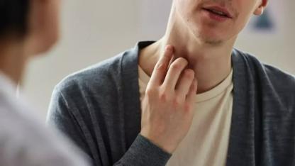 Boğaz Ağrısı Neden Olur, Nasıl Geçer? İşte Etkili Yöntemler