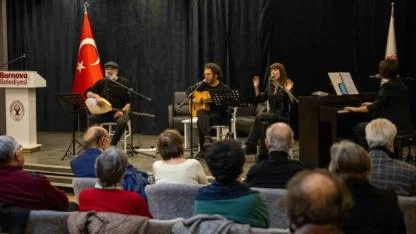 Hidayet Karakuş Bornova’da yürekleri aydınlattı