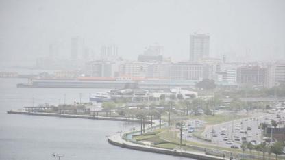 İzmir Valiliği’nden toz taşınımı uyarısı: Çamur şeklinde yağış bekleniyor