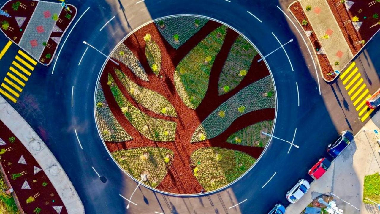 İzmir'in kavşakları sanat eserine dönüşüyor