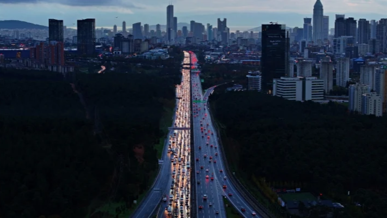 Modifiye araç sahiplerine ağır yaptırım: Trafikten men ve yüksek para cezaları yolda