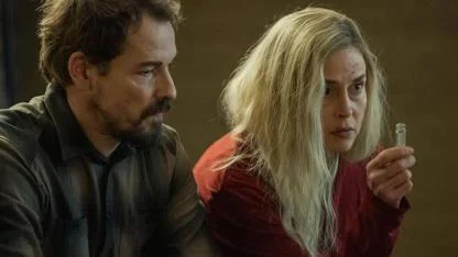 Netflix’in sessiz sürprizi Unfamiliar, izleyiciyi hızla etkisi altına aldı