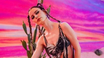 Oyuncu Beren Saat müzik dünyasına giriş yaptı: CapitaliZoo yayında