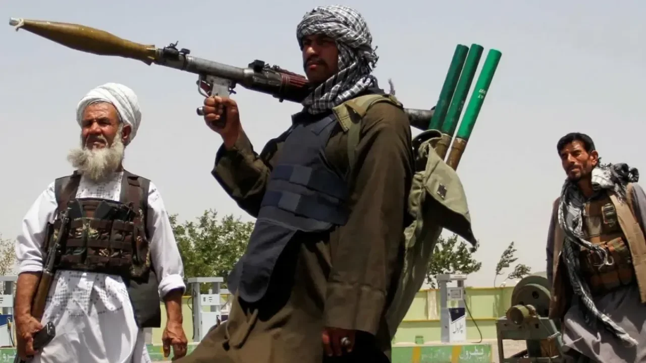 Savaş büyüyor! Ordu kritik noktayı ele geçirdi, Taliban'ın üst düzey ismi öldürüldü