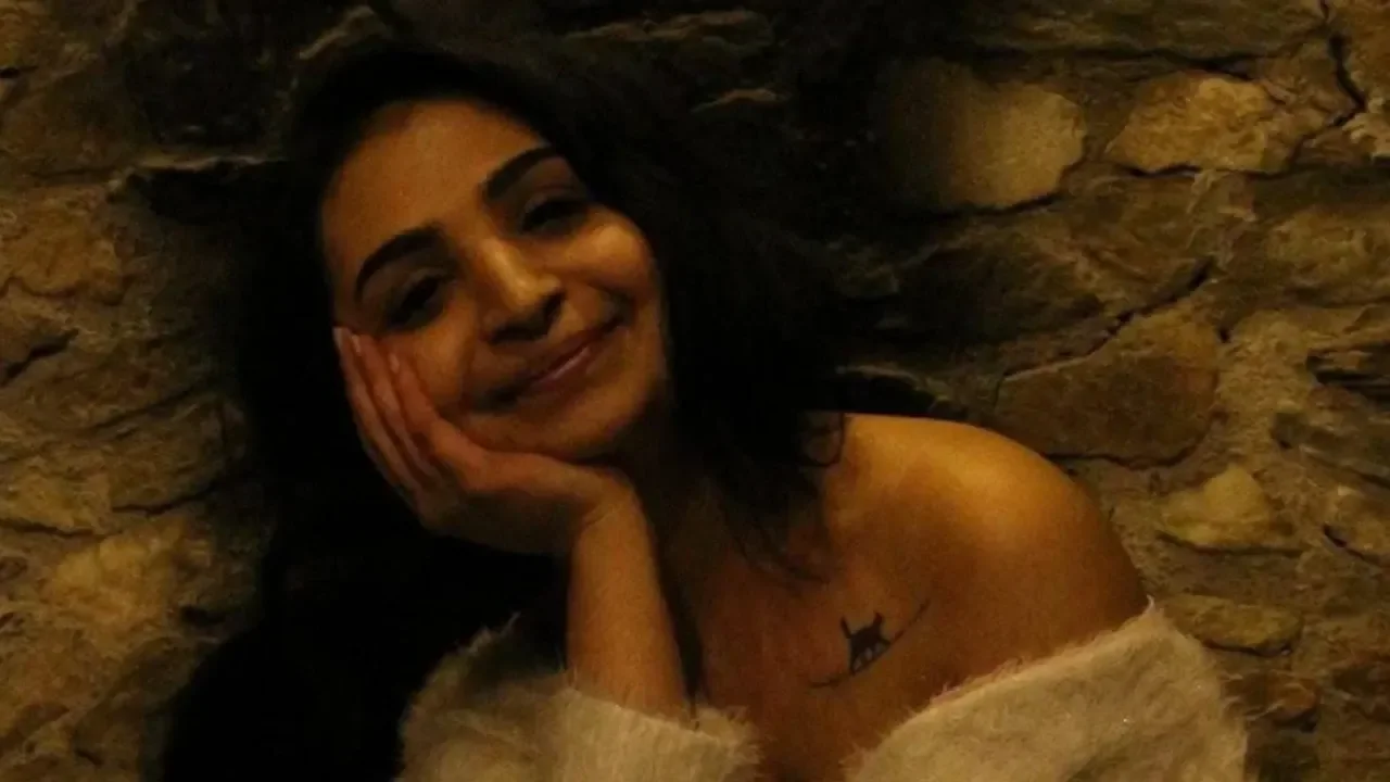 İzmir basınının acı kaybı: Gazeteci Burcu Yanar son yolculuğuna uğurlandı