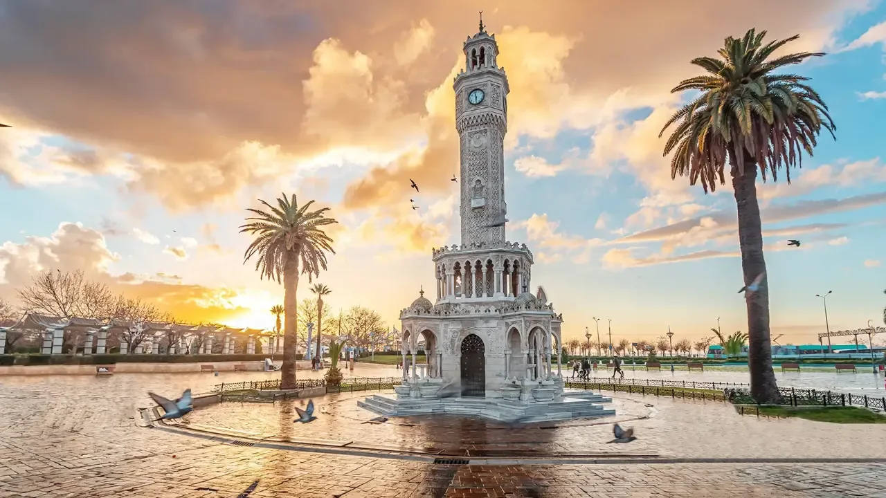 İzmir’de hava parçalı ve çok bulutlu olacak