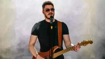 Semicenk evinde bayıldı! Apar topar hastaneye kaldırıldı