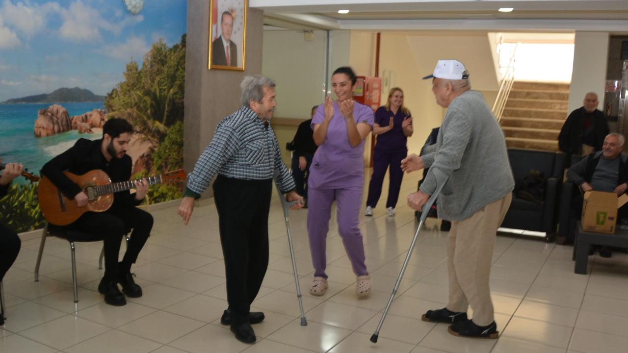 Torbalı Huzurevi Sakinlerine Moral Konseri