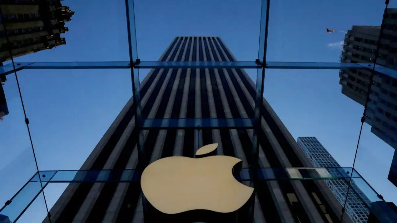 APPLE’DAN EKRANSIZ AKILLI GÖZLÜK HAMLESİ: 2027’DE TANITILABİLİR