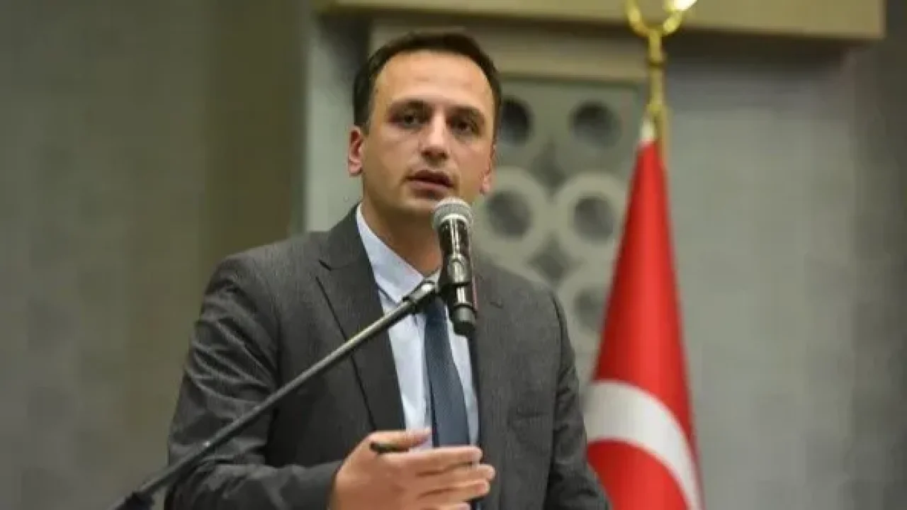 CHP’li Eski Meclis Üyesi Taner Kazanoğlu’ndan Bornova Belediye Başkanı Eşki’ye Sert Tepki: “Bu Bir İtiraf”