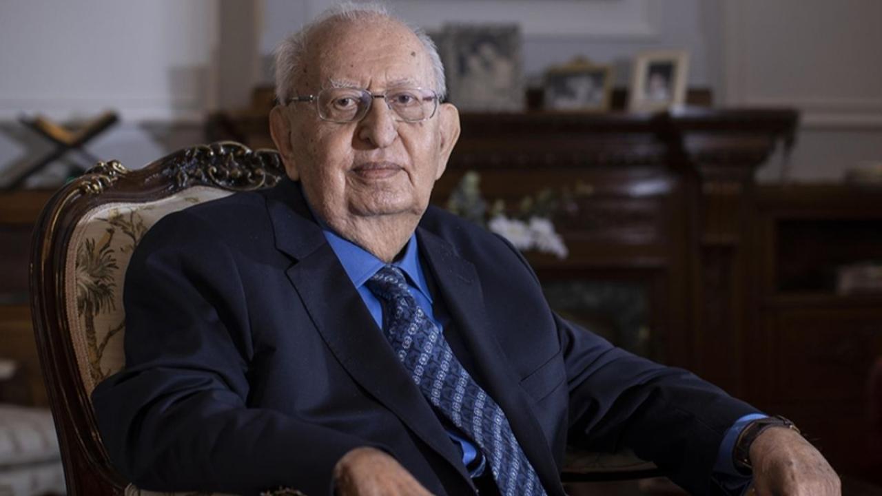 Eski TBMM Başkanı Hüsamettin Cindoruk Hayatını Kaybetti