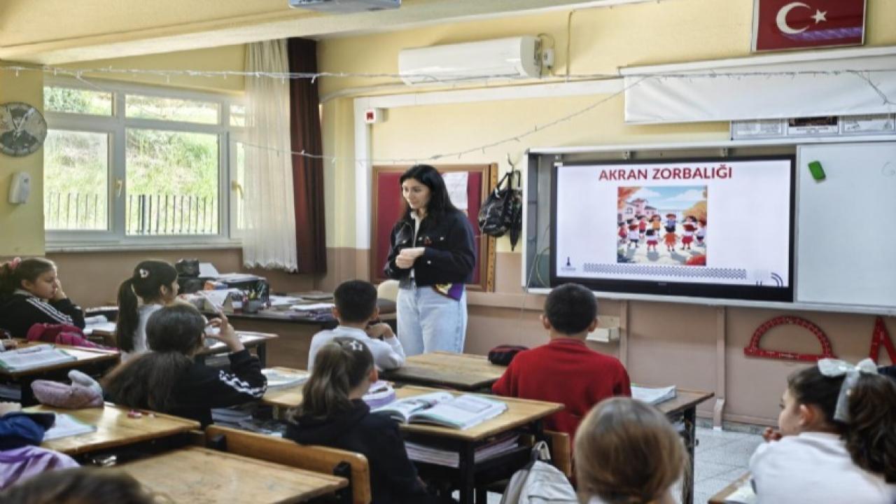 Gelecek Nezaketle Şekilleniyor: İzmir'de Zorbalığa Karşı Büyük Eğitim Seferberliği