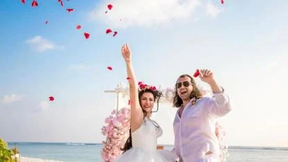 Glint'in patronları Maldivler'de masal gibi bir dügünle evlendi