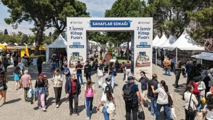 İZKİTAP Kitap Fuarı’nda Edebiyat Coşkusu