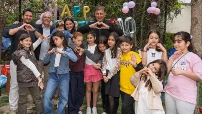 İzmir Büyükşehir Belediye Başkanı Cemil Tugay, hafta sonunu Hasanağa Bahçesi’nde vatandaşlarla bir araya gelerek geçirdi